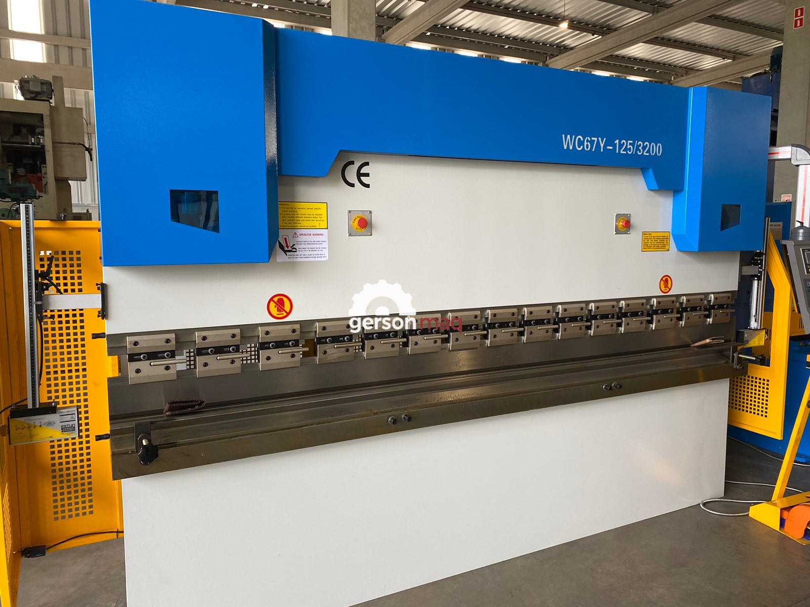 DOBRADEIRA HIDRAULICA MOJISTAMP WC67Y - 125 TON